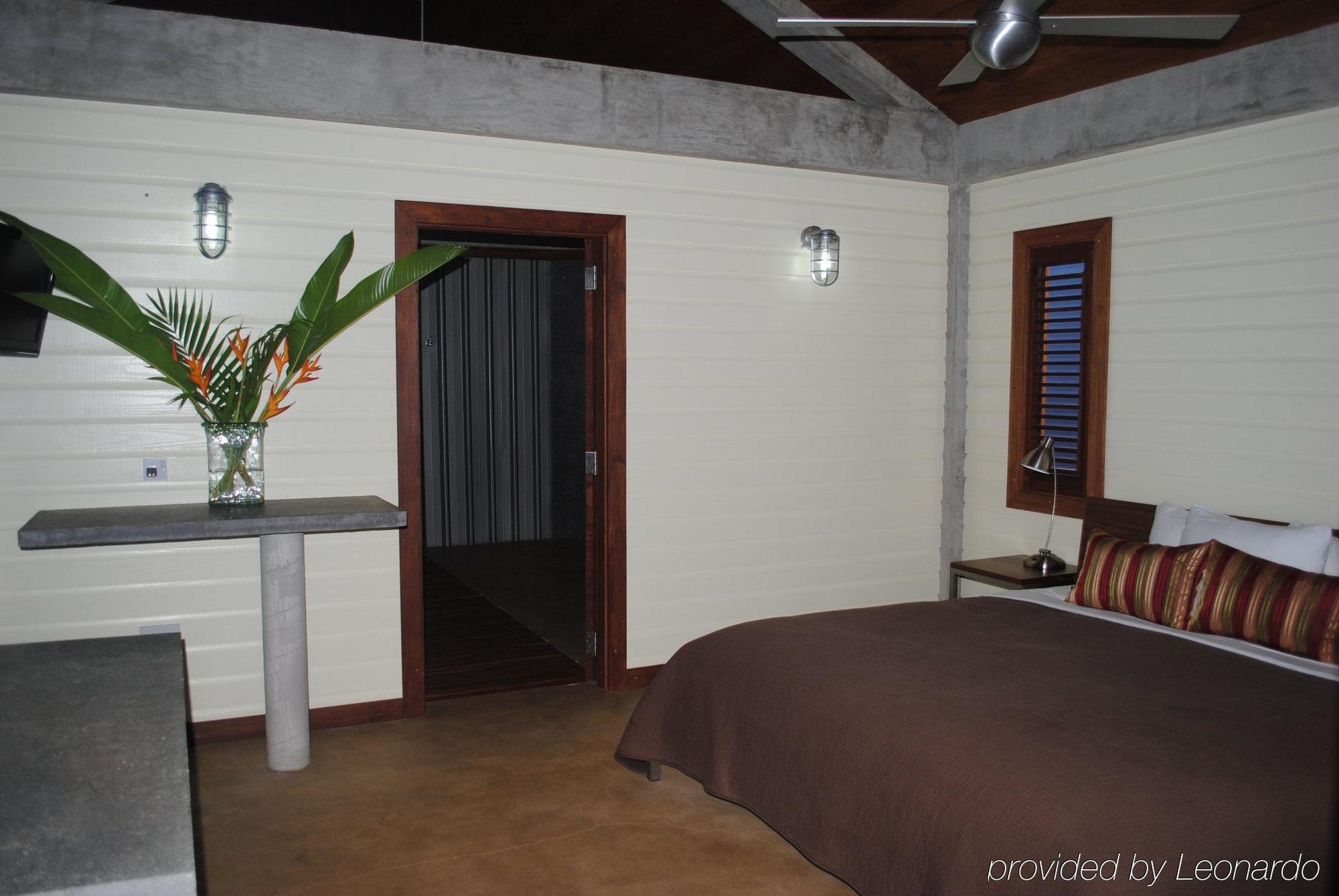 Pagua Bay House - Oceanfront Cabana'S Marigot Zewnętrze zdjęcie